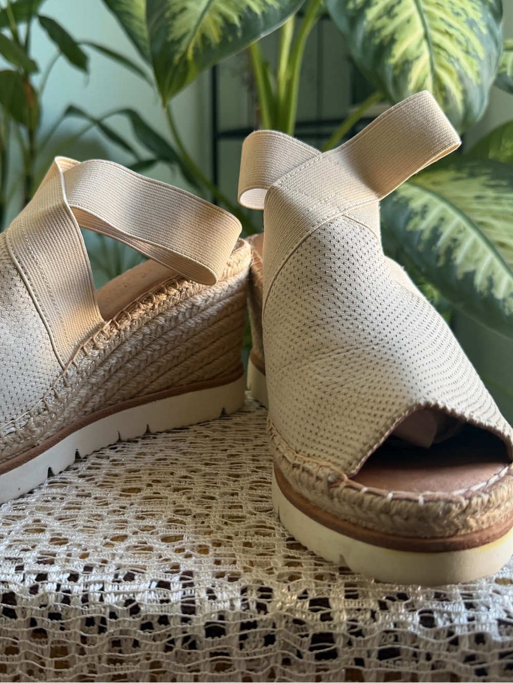 Cream Perforated Elastic Band Espadrille Wedge Sandals